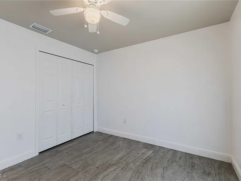 2403-2405 Maple Ave — Photo 5