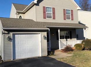 6 Musket Dr, Upper Chichester, PA 19061