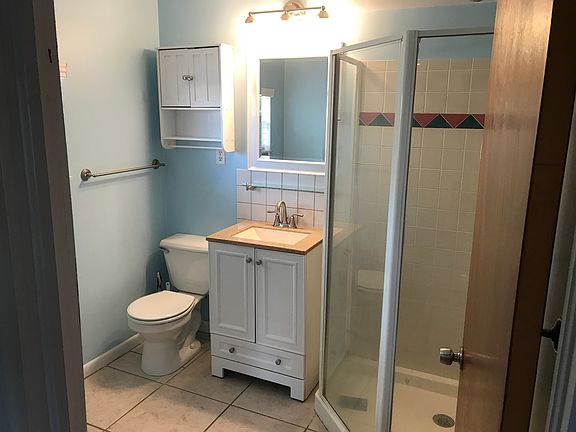 2nd image of 7211 Lake Dr