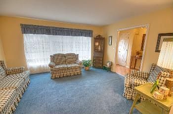5th image of 562 Sycamore Ave