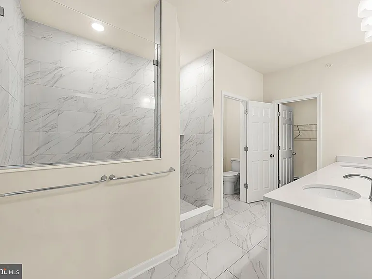 105 Vaughn Dr — Photo 35