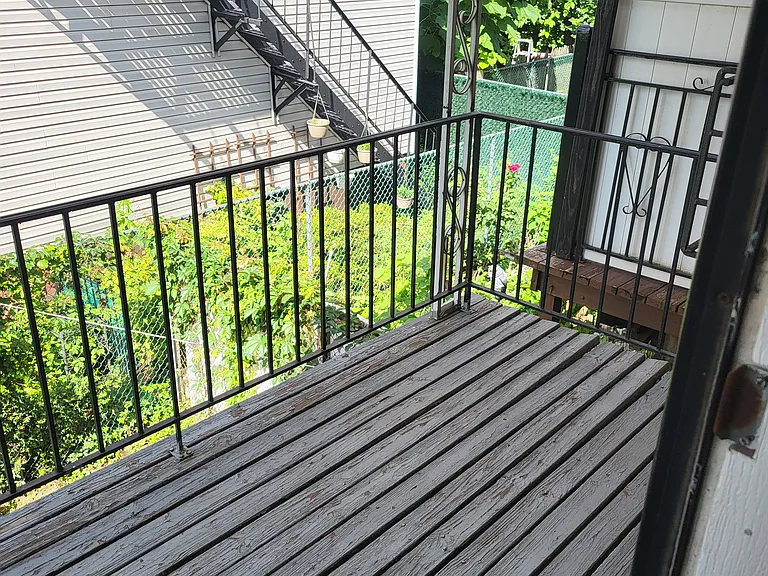 103 Beacon Ave — Photo 2