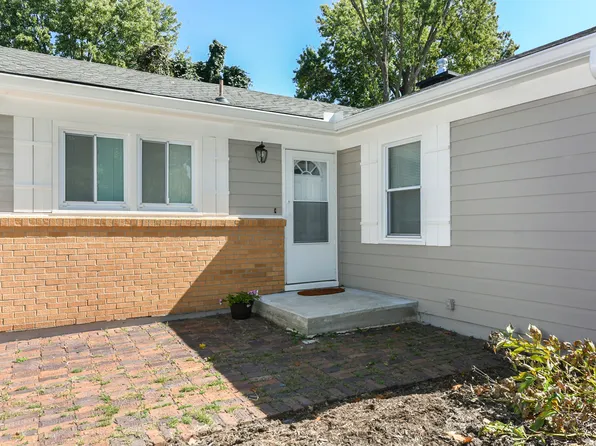 10323 Woodson Dr, Overland Park, KS 66207