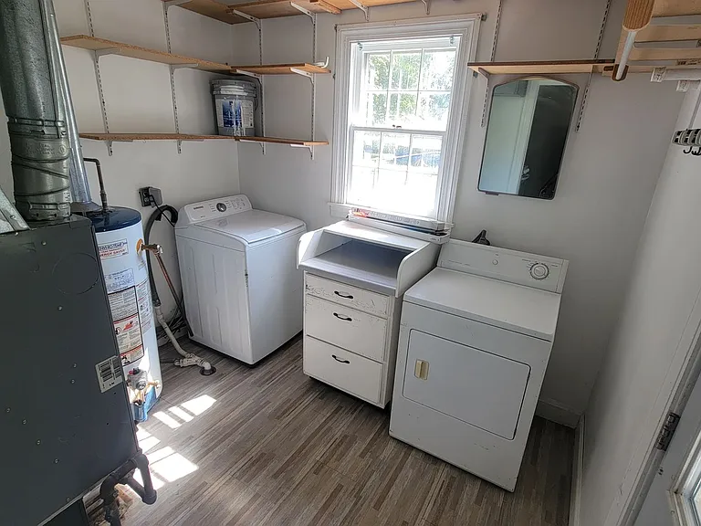 1554 Clara Ave — Photo 5