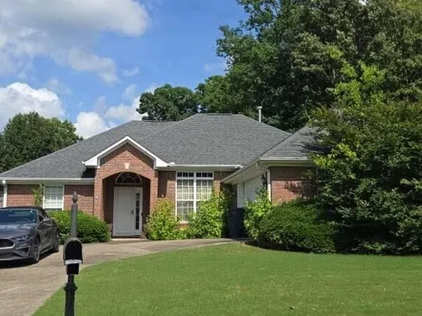 205 Somerled Ct, Florence, AL 35633