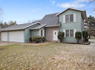 416 Jennifer Ave, Burlington, WI 53105