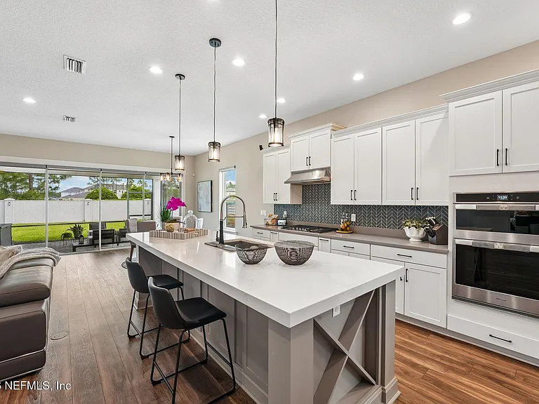 10223 Silverbrook Trl — Photo 14