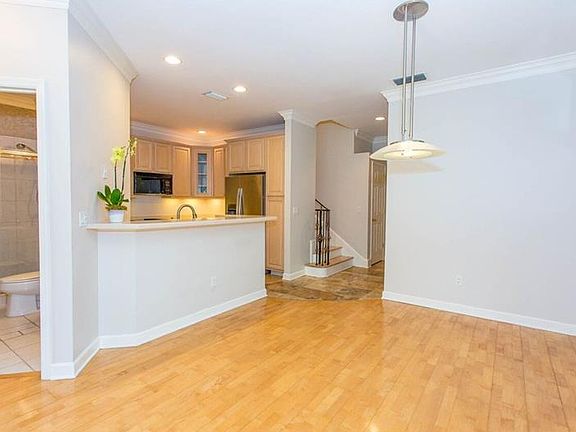 5th image of 1034 S Kentucky Ave