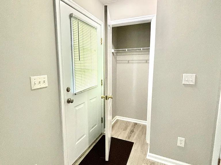 27 Oyster Bay Rd #G — Photo 7
