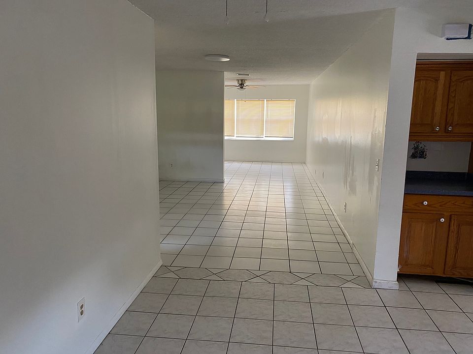 1st image of 582 SE Anchor Ln