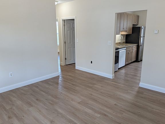 4th image of 146 Pine St APT 1