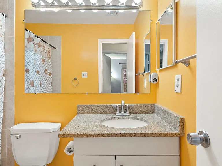 4453 Holly Ave — Photo 32
