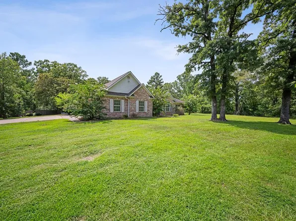 1074 Post Oak Rd, Lufkin, TX 75904