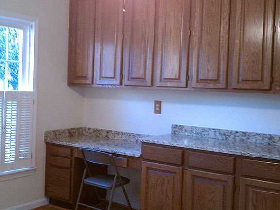 Breakfast room w/granite desk