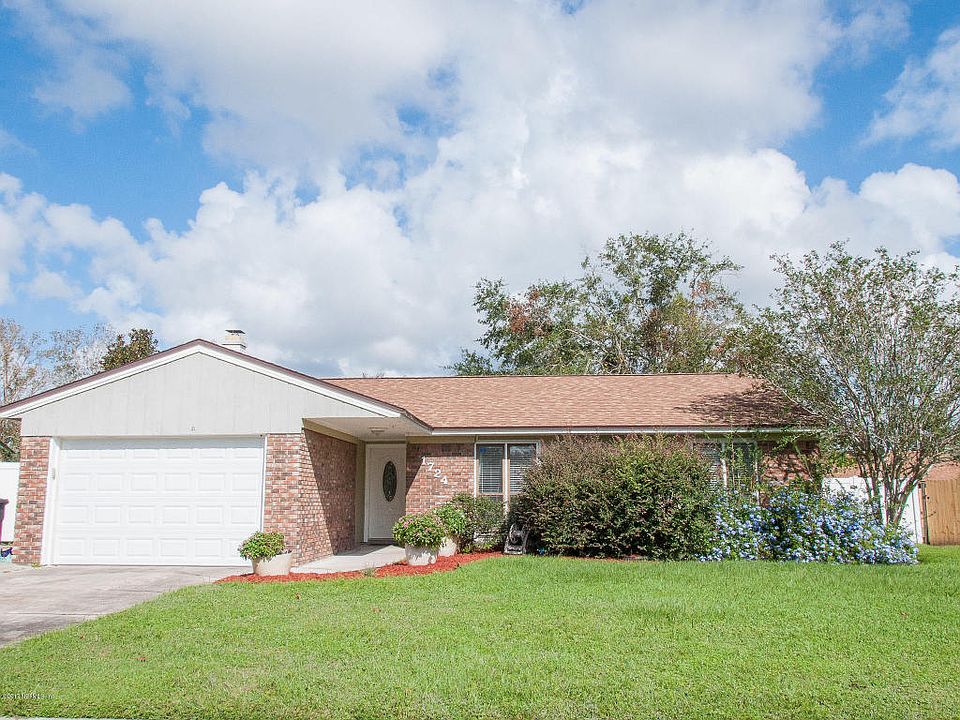 1st image of 1724 Debbie Ln