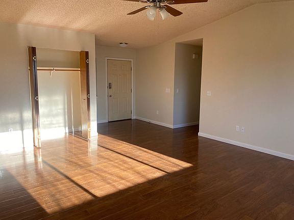 3rd image of 5383 Stonethrow Ct