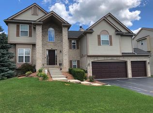 3195 Waldon Ridge Dr, Orion, MI 48359