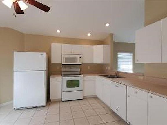 4th image of 1415 SE 10th Ter
