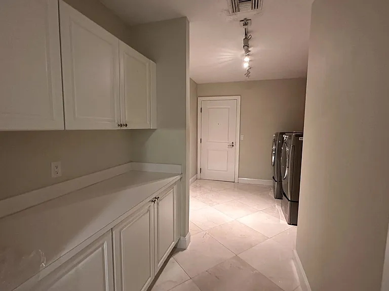 1431 Riverplace Blvd #1706 — Photo 25