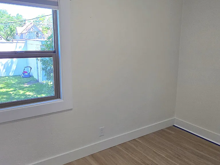 615 5th Ave N #B — Photo 7