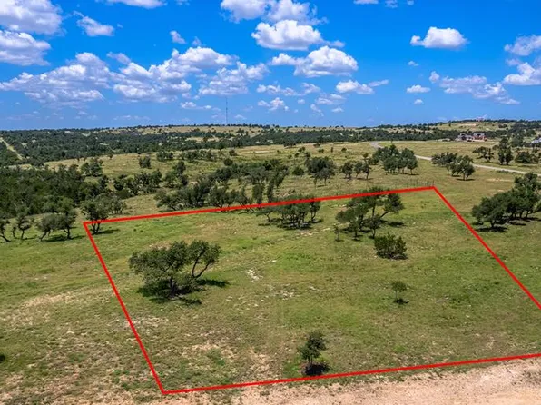 715 Hagee Dr, Fredericksburg, TX 78624