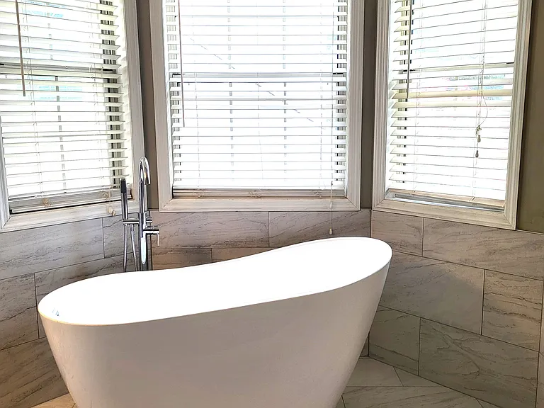New freestanding soaking tub