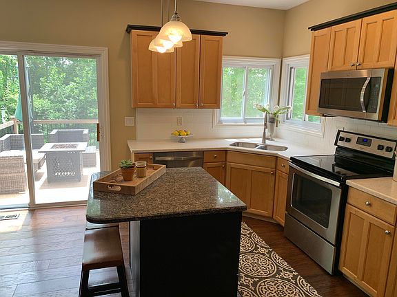 4th image of 7839 Meadowood Dr