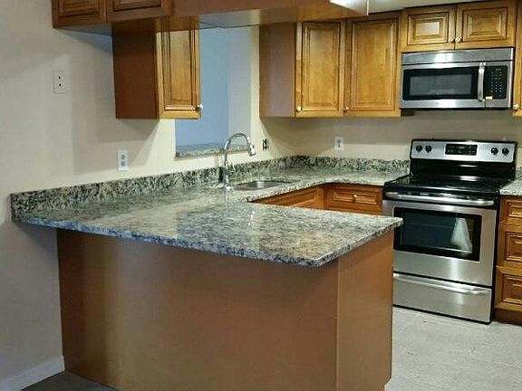 4th image of 1129 Fuchsia Dr