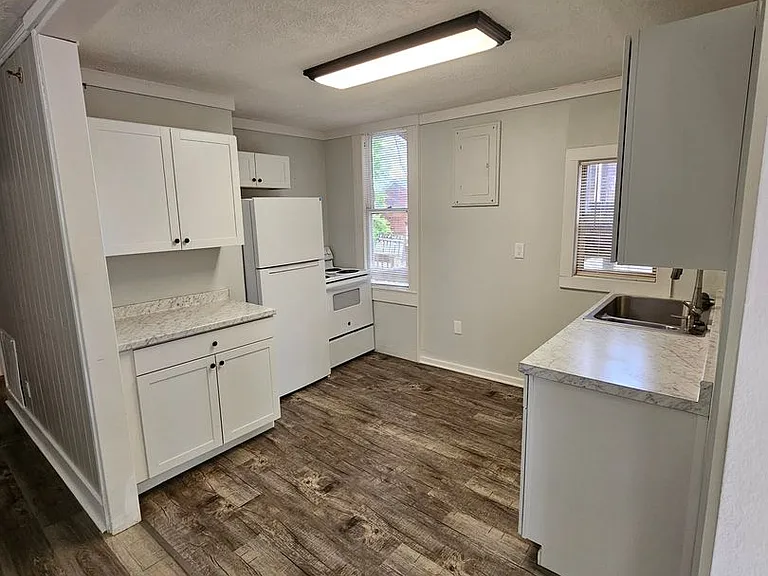 301 S Magnolia St #1 — Photo 5