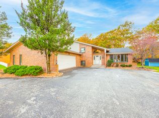 24622 S Stone Ridge Ln, Crete, IL 60417