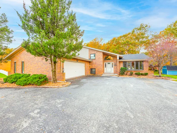 24622 S Stone Ridge Ln, Crete, IL 60417