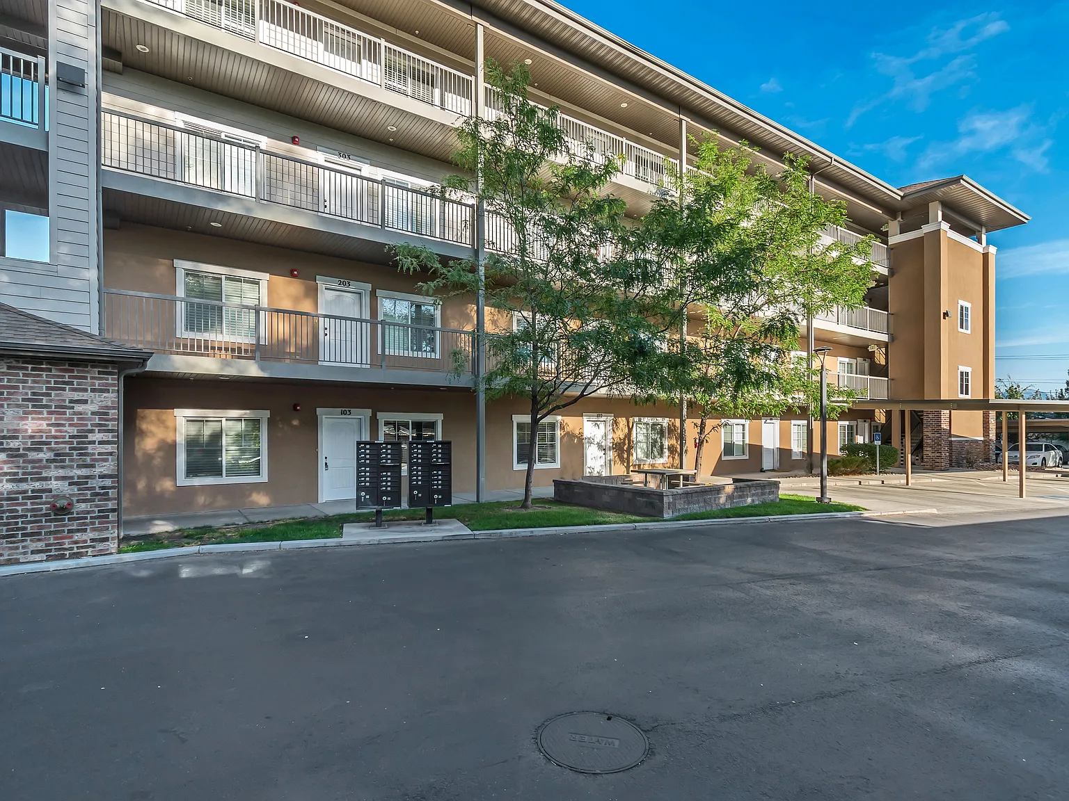 Riverview Apts — Photo 1