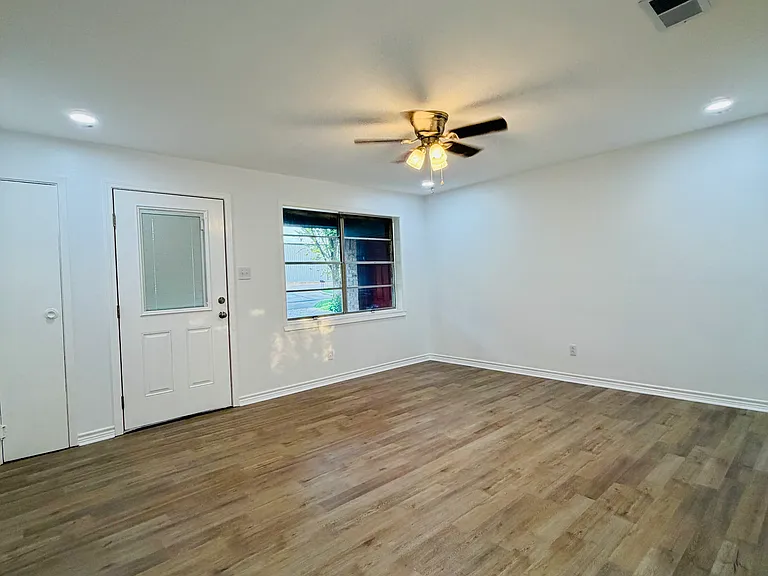 923 California St — Photo 5