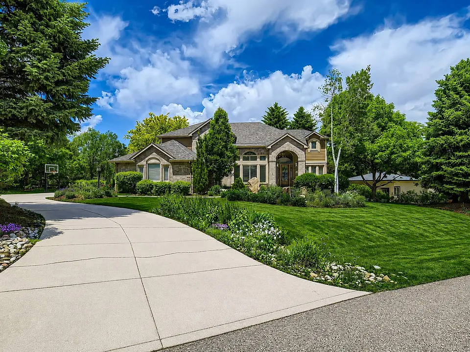 7215 Spring Creek Cir
