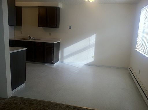 3rd image of 482 Walker Ave APT 6
