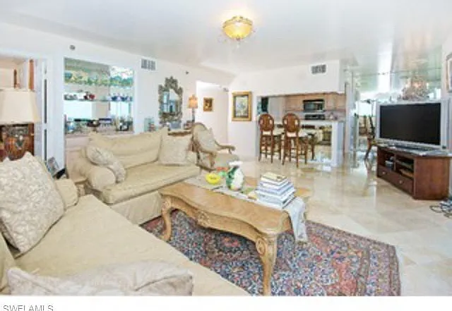 3 bed, 2.0 bath, 1555 sqft, $15,000 — Photo 2