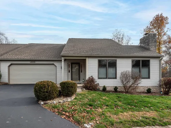 2258 E Cape Cod Dr, Bloomington, IN 47401