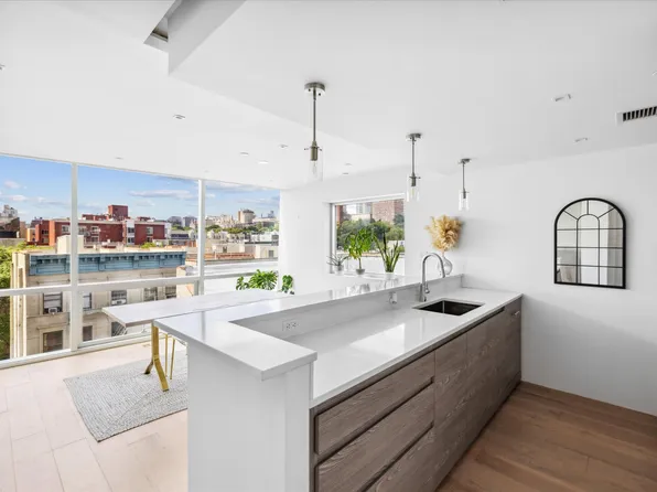 313 West 121st Street image 6 of 14