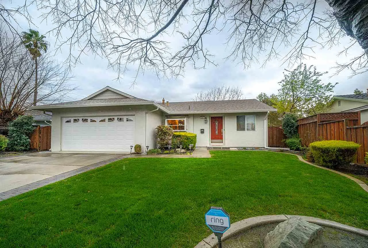 627 Mayten Dr photo 1