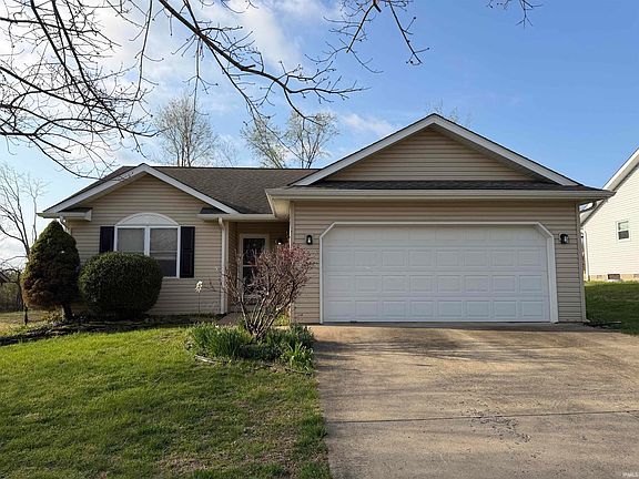 2nd image of 390 E Cardinal Glen Dr