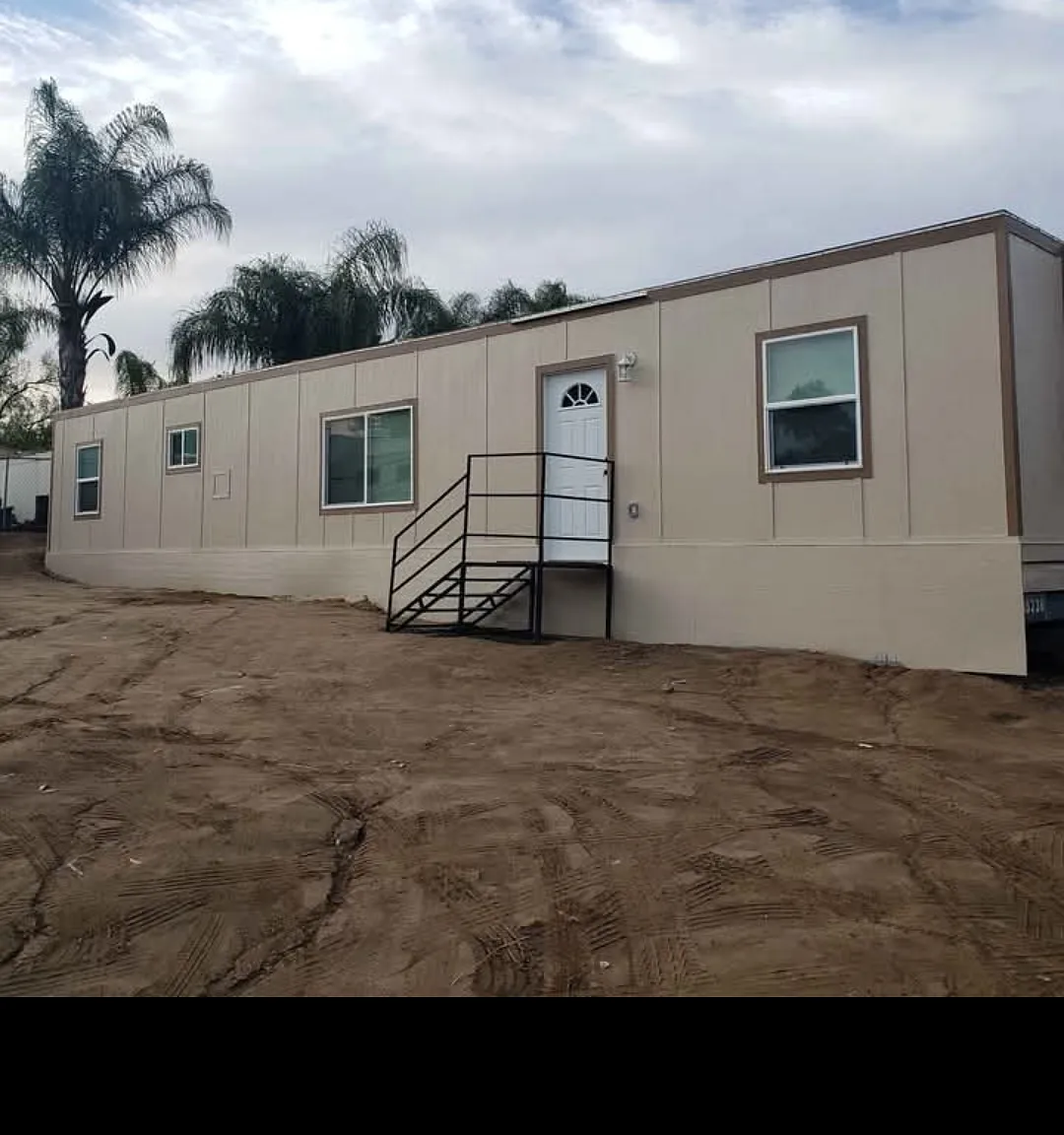 2 bed, 850 sqft, $2,000 — Photo 1