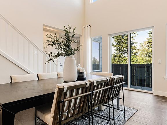 Dining Views to Side Patio