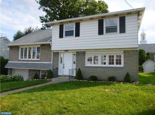 1820 Lott Ave, Philadelphia, PA 19115