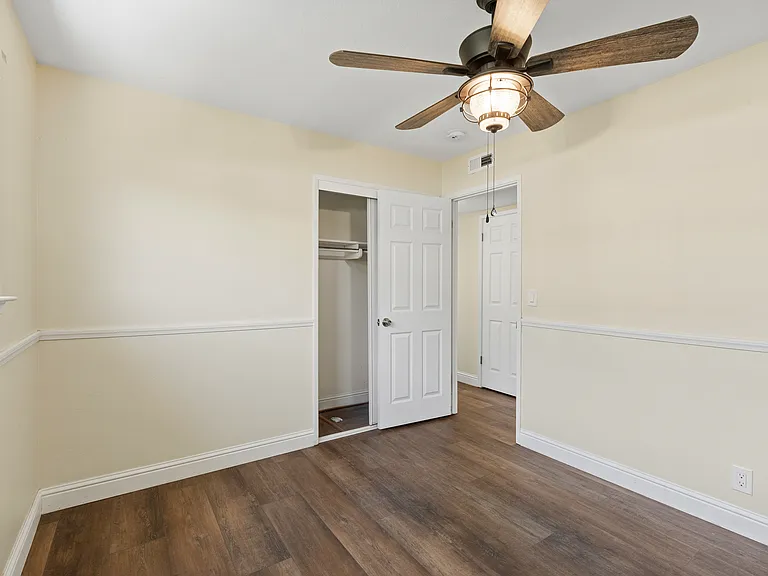 2226 Paloma Ave — Photo 9