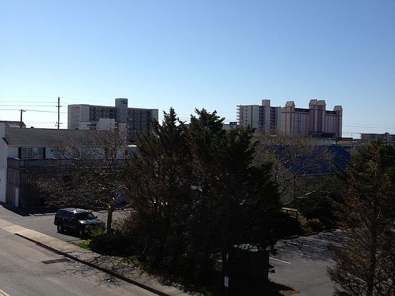 4th image of 202 32nd St Unit 306