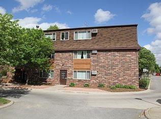 629 S Johnson St, Iowa City, IA 52240