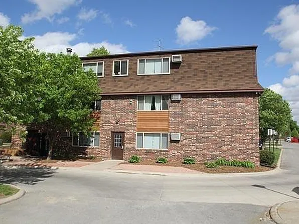 629 S Johnson St, Iowa City, IA 52240