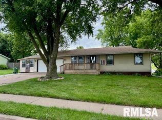 1303 9th St NW, Clinton, IA 52732