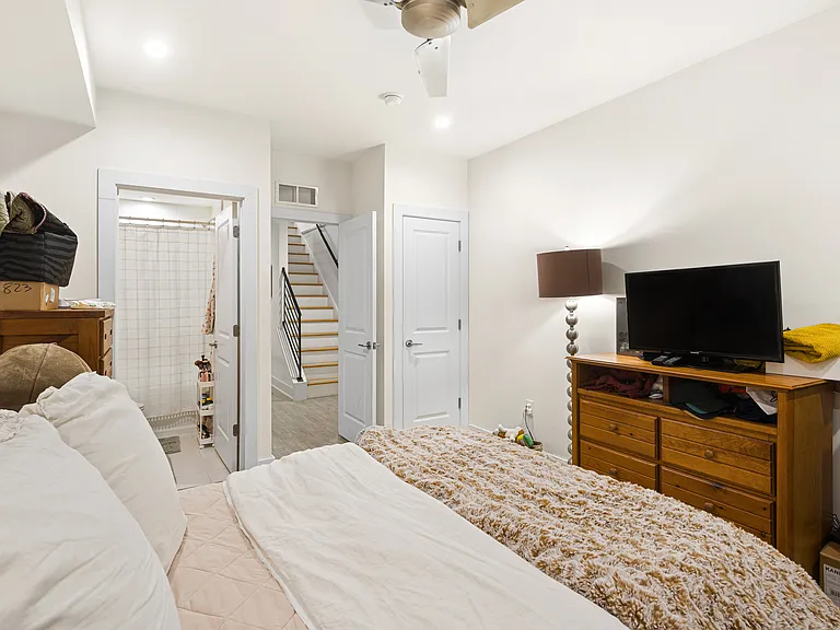 823 N Uber St #1 — Photo 22