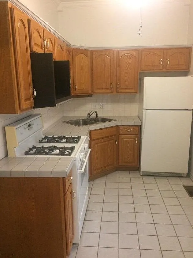 1 bed, 900 sqft, $850 — Photo 2